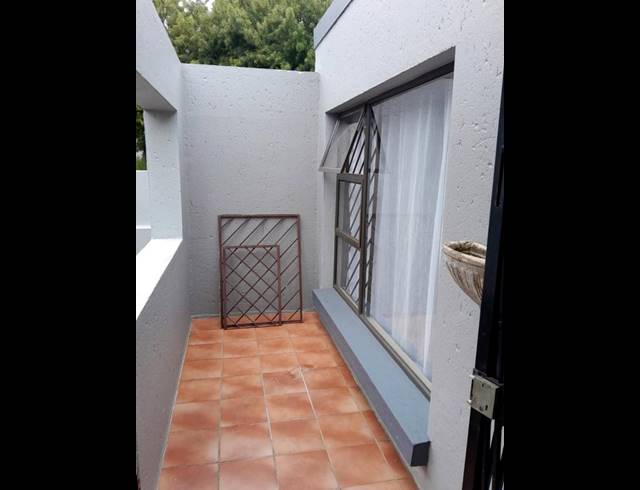 2 BEDROOM APARTMENT FOR SALE IN BASSONIA